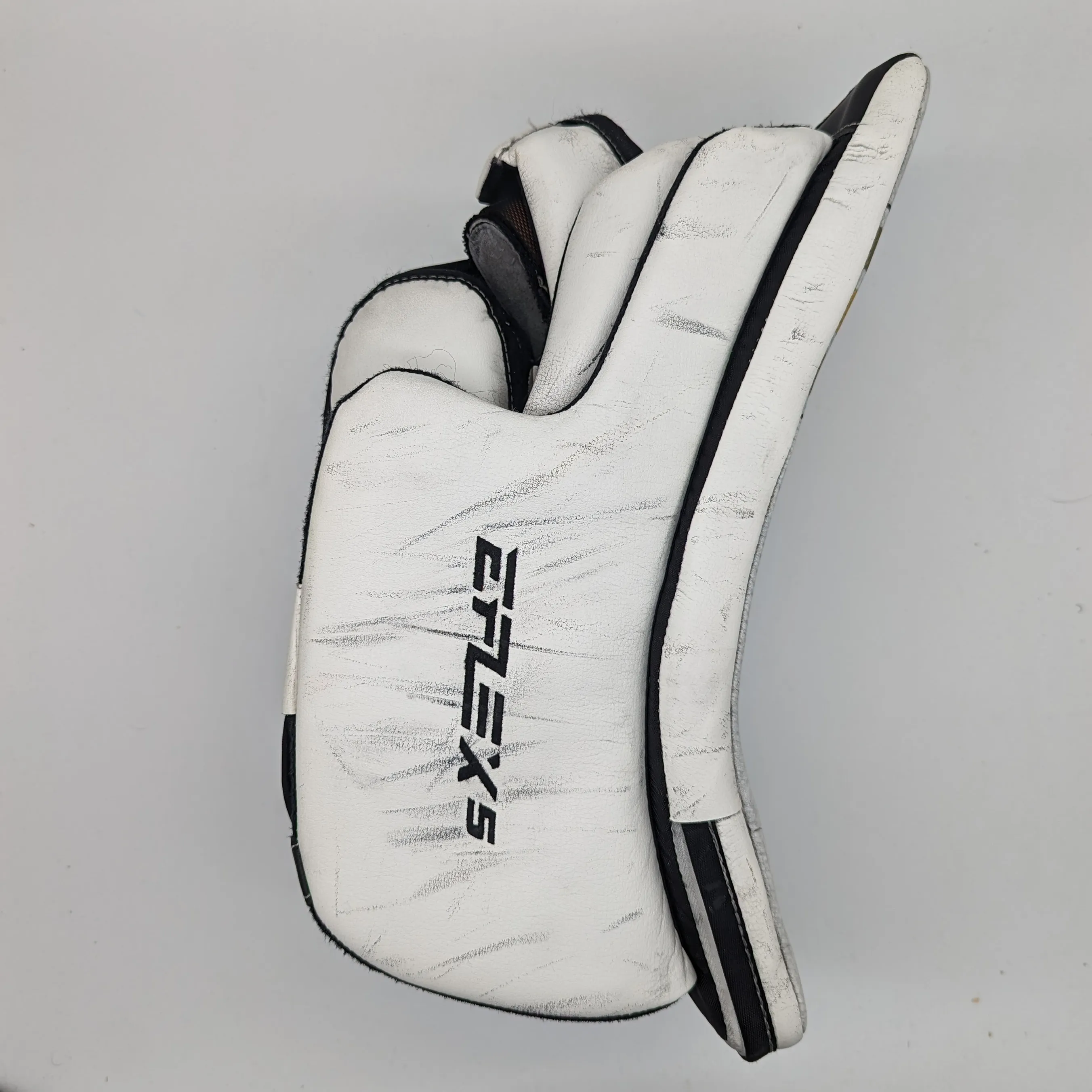 CCM Extreme Flex 5 - Used OHL Pro Stock Goalie Pads (White/Green/Yellow)